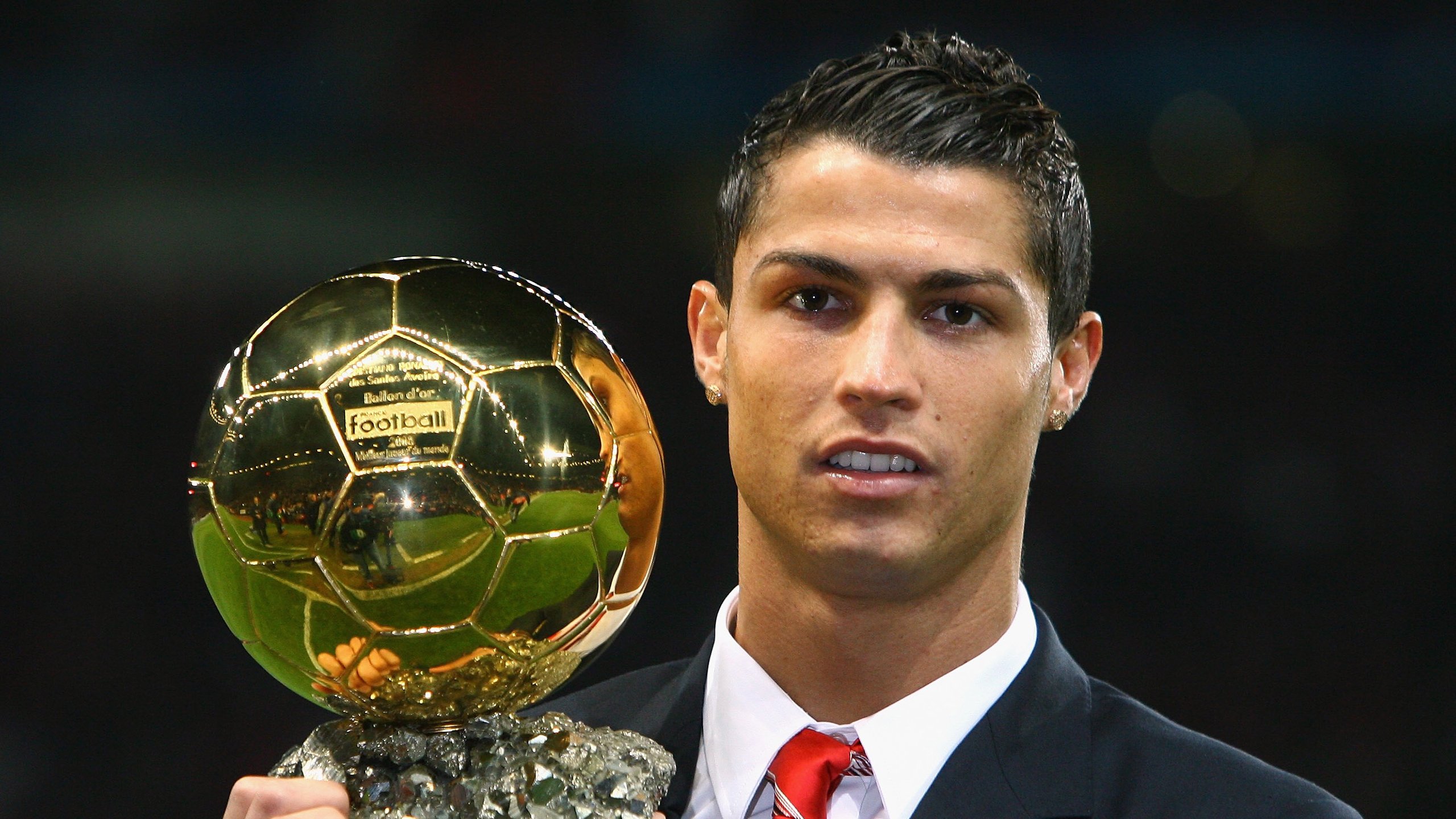 “球场趣事：明星球员的爆笑趣味瞬间”，球星搞笑头像